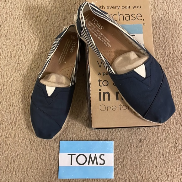 TOMS Classics - Picture 4 of 4